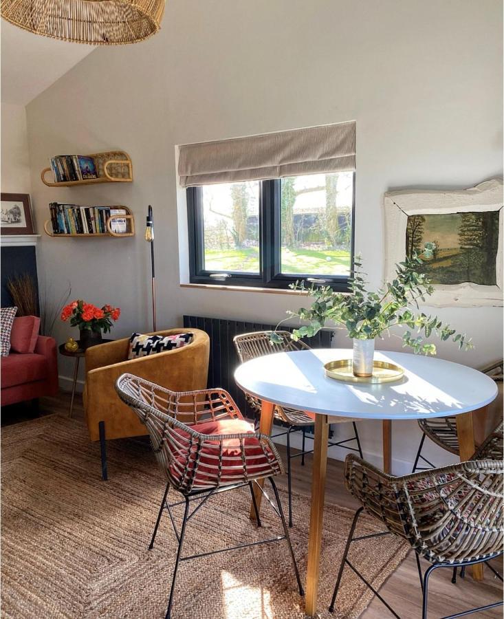 Meadows Lodge York Bagian luar foto