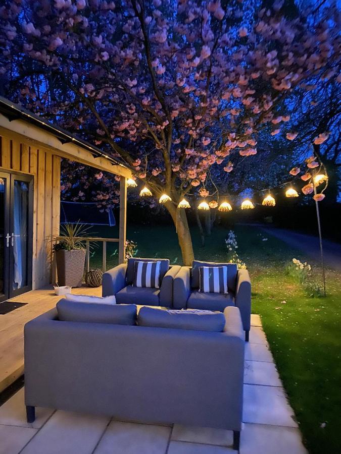 Meadows Lodge York Bagian luar foto