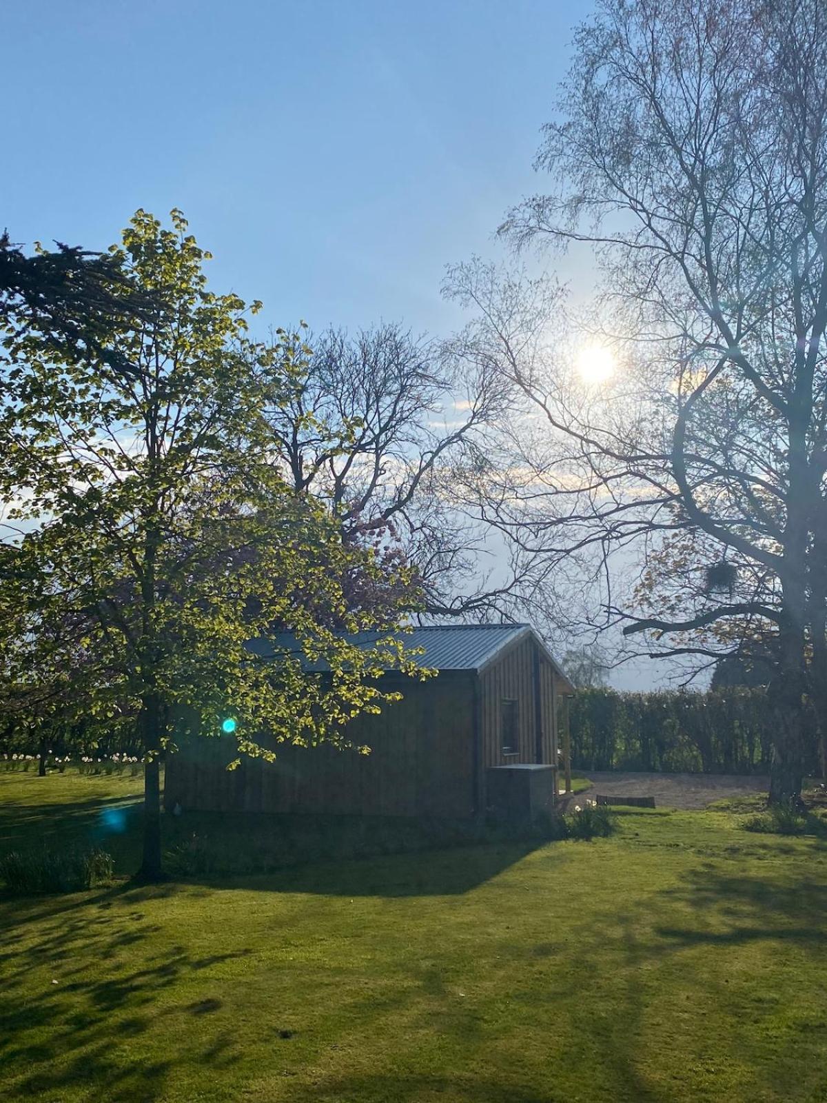 Meadows Lodge York Bagian luar foto
