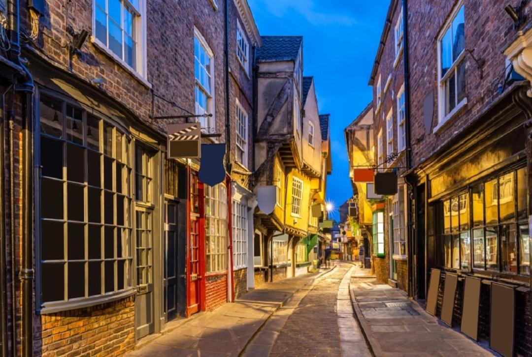 Meadows Lodge York Bagian luar foto
