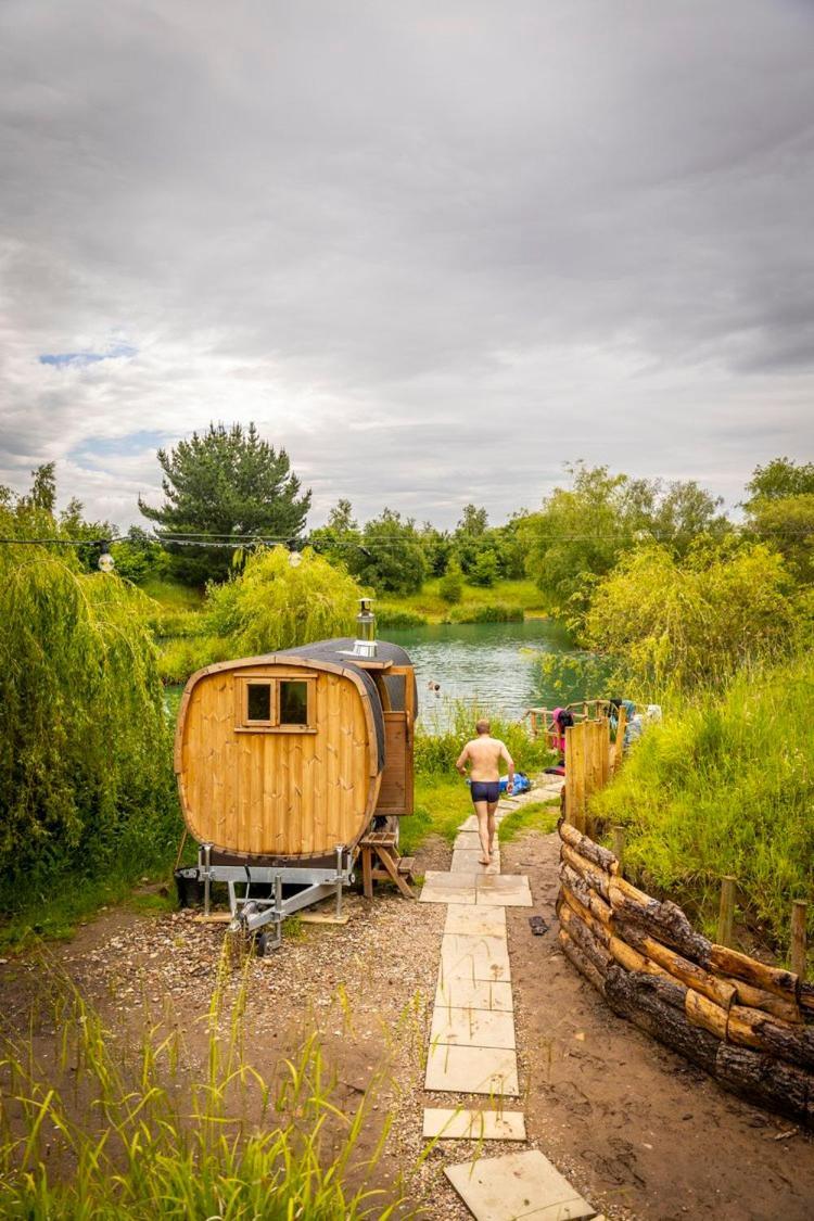 Meadows Lodge York Bagian luar foto
